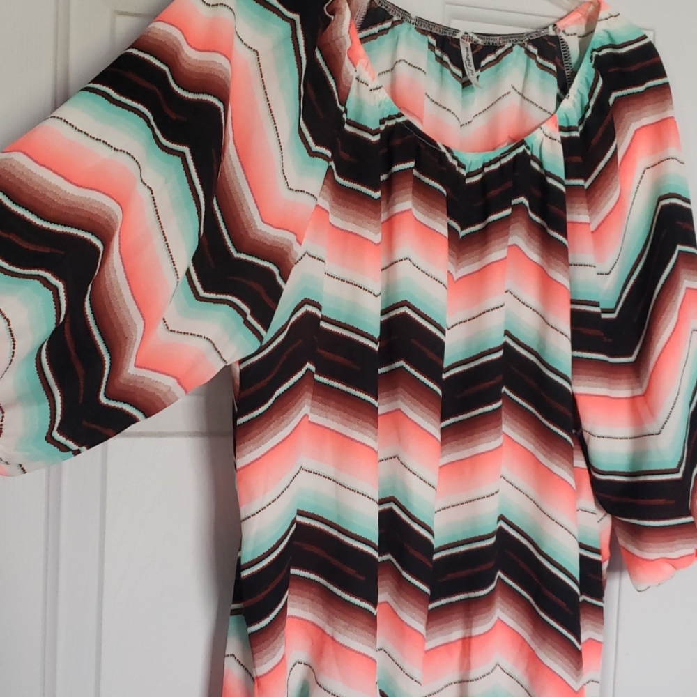 Magic Fit Chevron Shirt - Picture 4 of 4